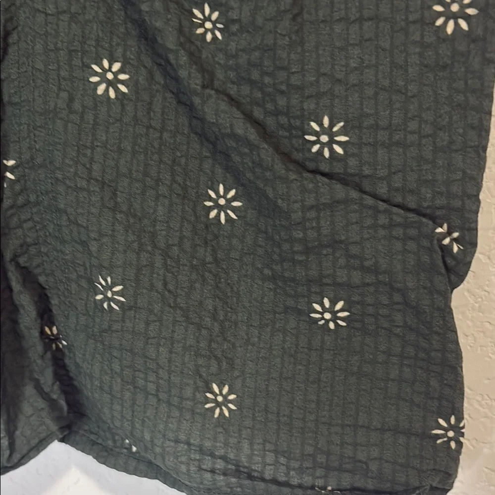 Madewell Dark Green Floral fitted Blouse with puff sleeve